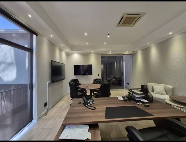 549M² OFFICE TO LET IN ROSEBANK